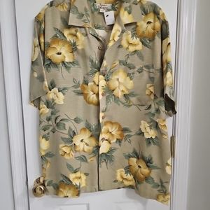 Tommy Bahama Men Short Sleeve 100% Silk Button-Up Floral Hawaiian Shirt  MEDIUM